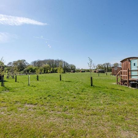 Honeysuckle Farm Holidays By Stay In Suffolk, Monk Soham Woodbridge Exterior foto