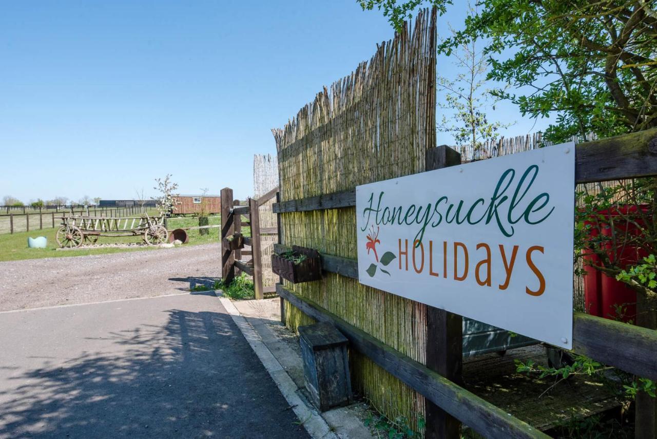 Honeysuckle Farm Holidays By Stay In Suffolk, Monk Soham Woodbridge Exterior foto